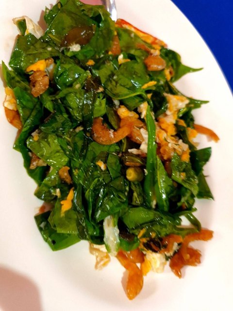 ใบเหลียงผัดไข่