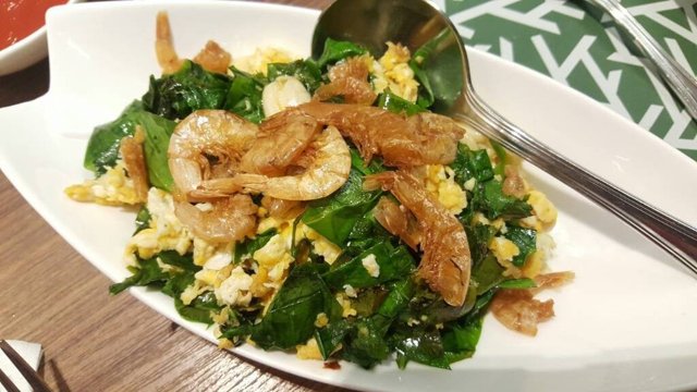 ใบเหลียงผัดไข่