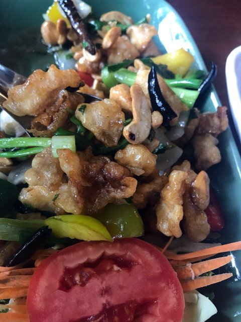 ไก่ผัดเม็ดมะม่วงหิมพานต์