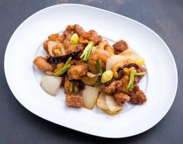 ไก่ผัดเม็ดมะม่วงหิมพานต์