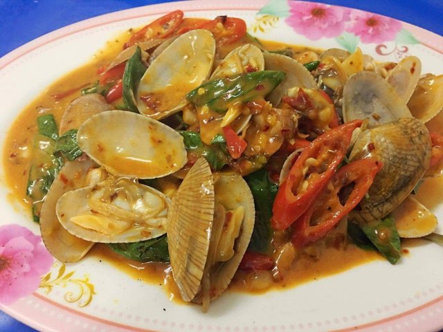 หอยผัดน้ำพริกเผา
