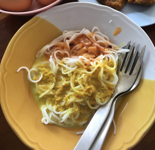 ขนมจีน