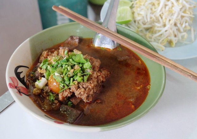 ขนมจีนน้ำเงี้ยว
