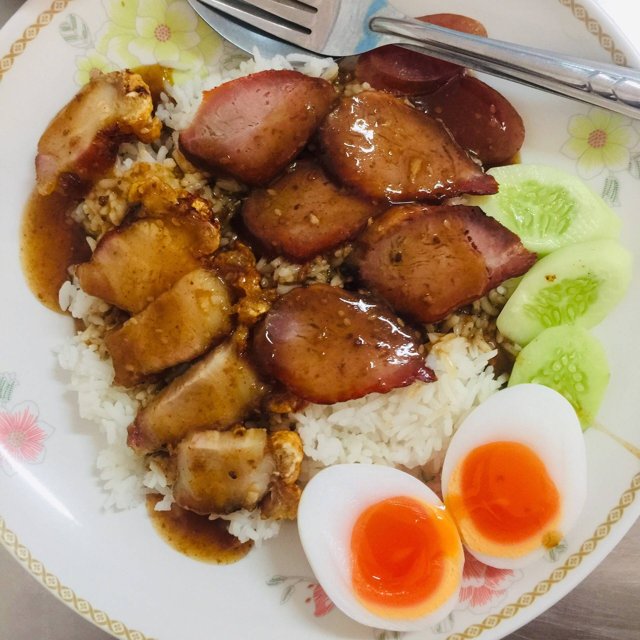ข้าวหมูแดง