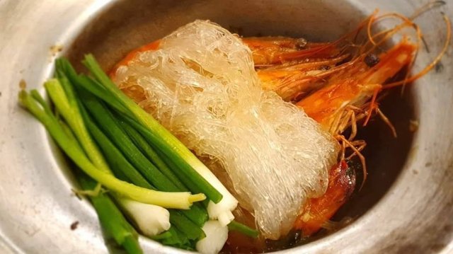 กุ้งอบวุ้นเส้น
