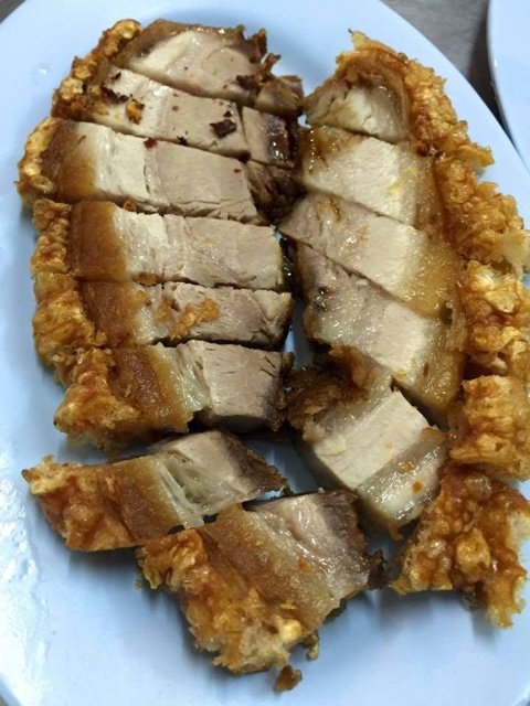 หมูกรอบ
