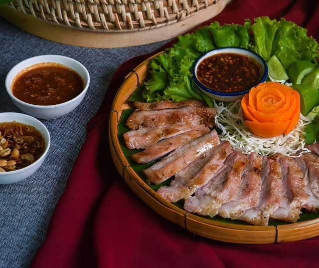 หมูย่าง