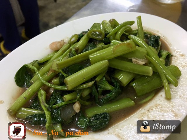 ผัดผักบุ้งไฟแดง