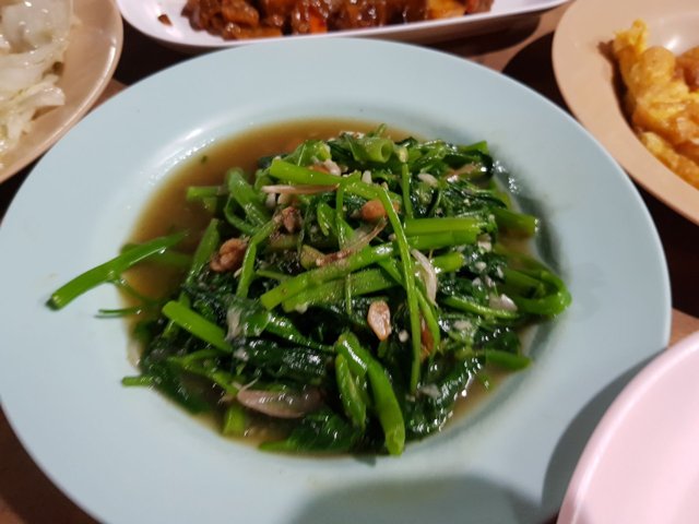 ผัดผักบุ้งไฟแดง