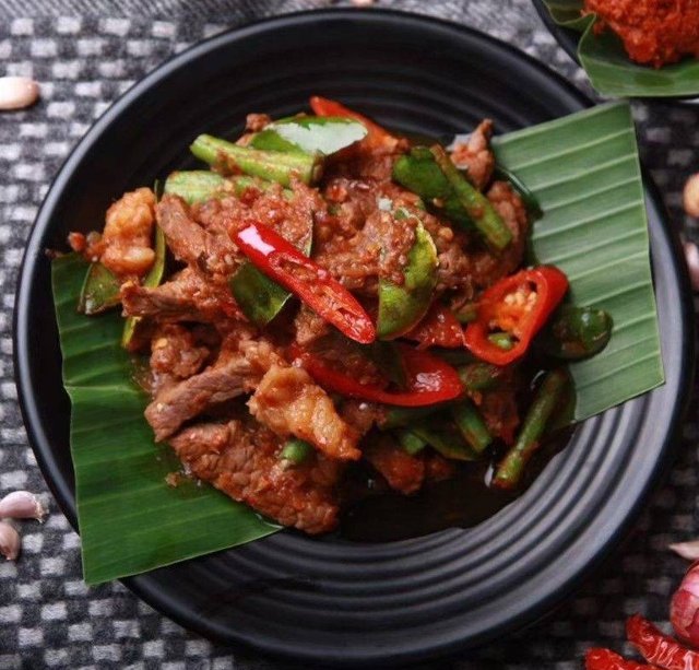 ผัดพริกแกง