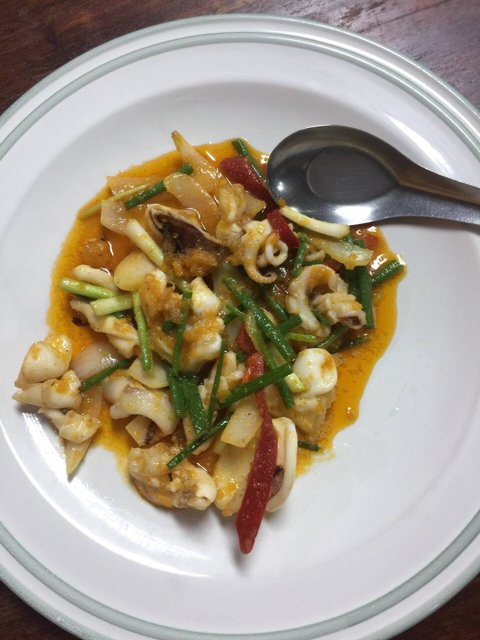 ปลาหมึกผัดไข่เค็ม