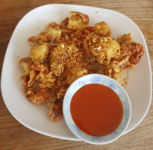 ปูนิ่มทอดกระเทียม