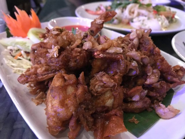 ปูนิ่มทอดกระเทียม