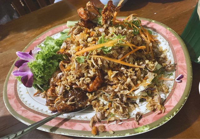 ปูนิ่มทอดกระเทียม