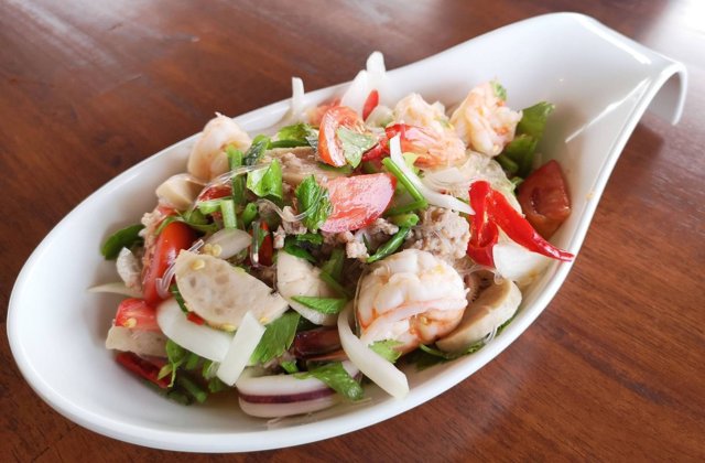 ยำวุ้นเส้น